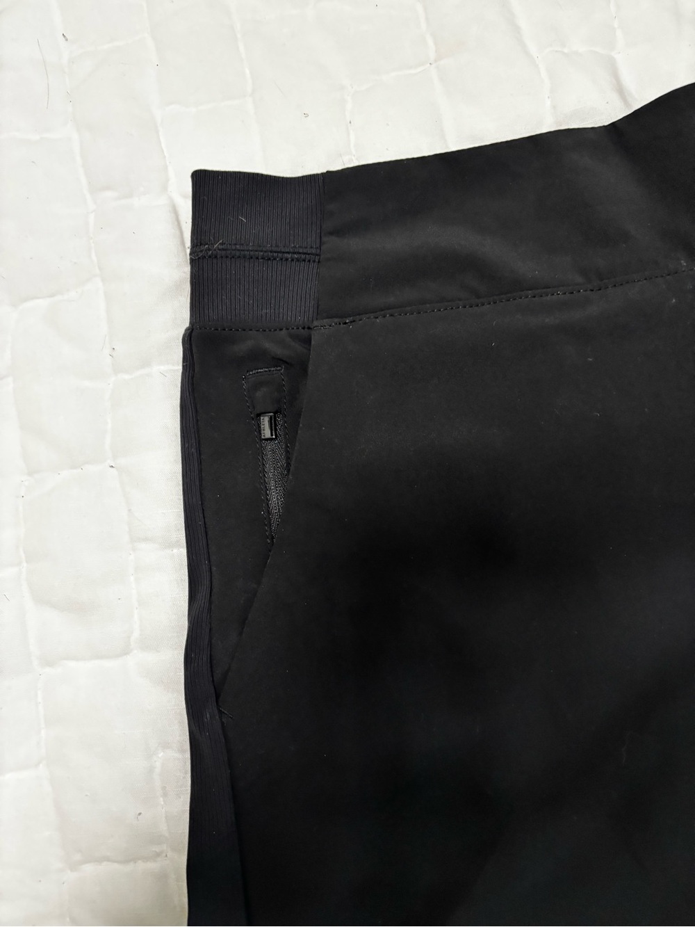 Athleta sz 10 Performance Shorts - Picture 2 of 5